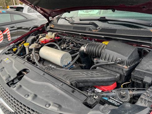 Used 2018 Chrysler Pacifica Touring-L image 32