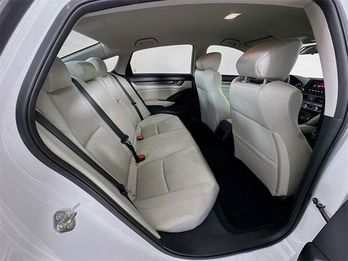 Used 2018 Honda Accord LX image 23