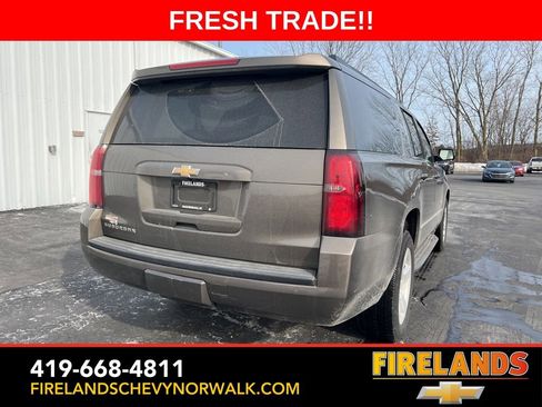 Used 2016 Chevrolet Suburban LT image 12