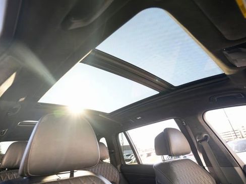 Used 2020 BMW X7 M50i w/ Dynamic Handling Package image 27