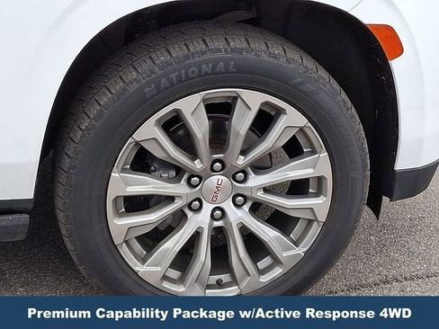 Used 2023 GMC Yukon XL Denali image 10