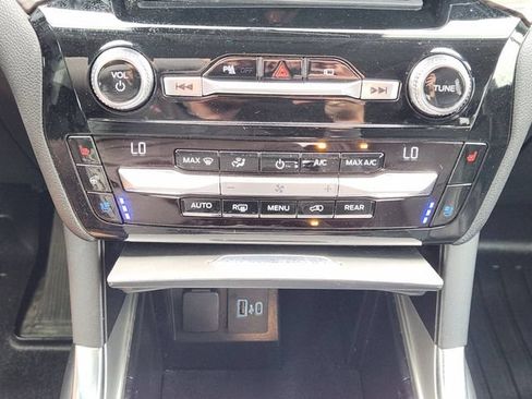 Used 2021 Ford Explorer Limited w/ Hybrid Equipment Group 310A AWD/4WD image 19