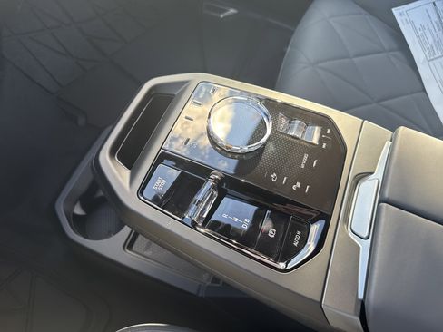 New 2026 BMW iX xDrive60 image 17