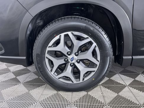 Used 2023 Subaru Forester Premium image 24