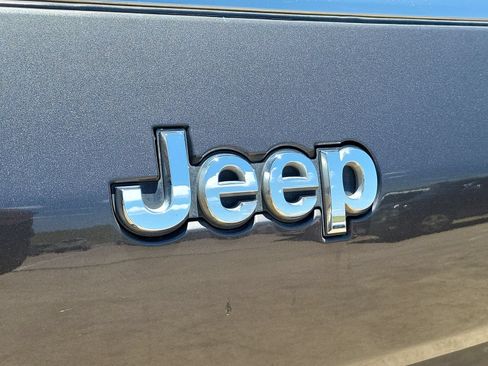 Used 2022 Jeep Grand Cherokee L Limited AWD/4WD image 32