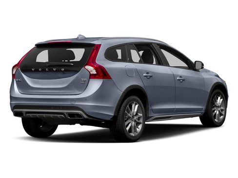 Used 2018 Volvo V60 T5 Cross Country AWD/4WD image 12
