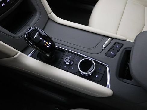 Used 2023 Cadillac XT5 Premium Luxury w/ LPO, Floor Liner Package AWD/4WD image 21
