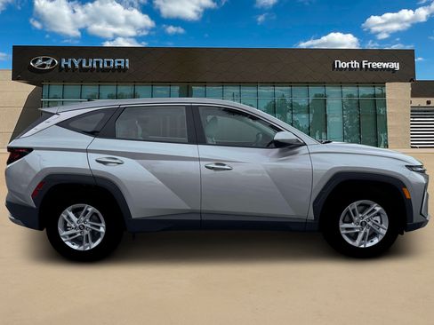 Used 2026 Hyundai Tucson SE FWD image 9