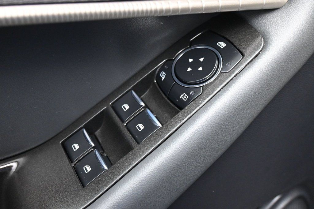 Certified 2025 Ford Explorer Active AWD/4WD image 13