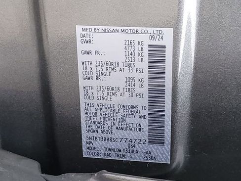 Used 2025 Nissan Rogue SV AWD/4WD image 16