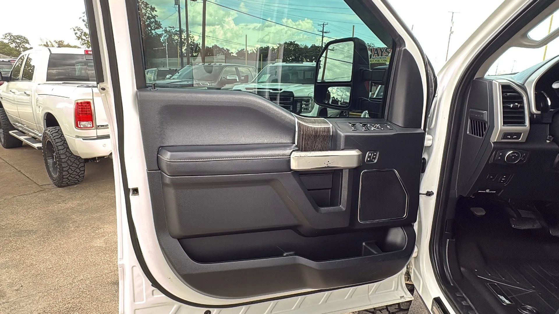 Used 2021 Ford F250 Lariat AWD/4WD image 7