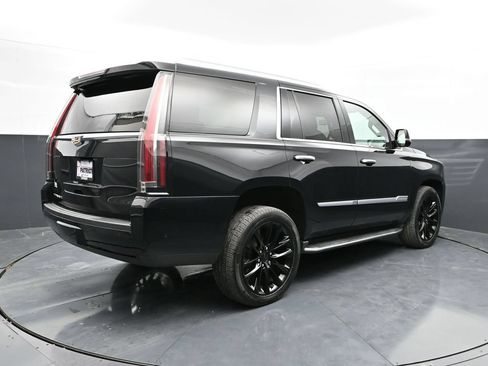 Used 2020 Cadillac Escalade Luxury AWD/4WD image 3