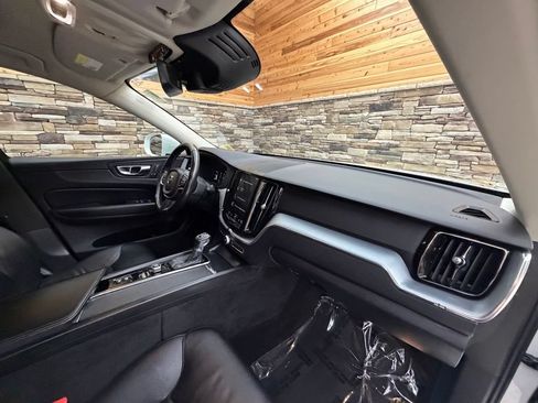 Used 2019 Volvo XC60 T6 Momentum AWD/4WD image 25