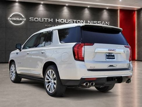 Used 2022 GMC Yukon Denali w/ Denali Ultimate Package RWD image 3