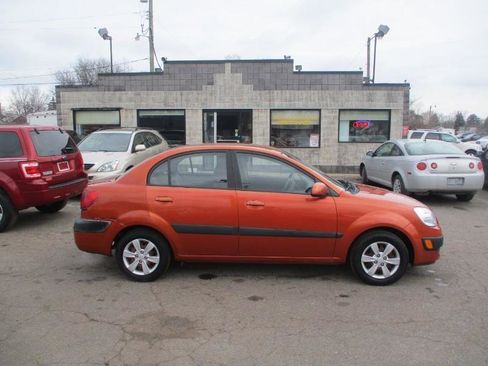 Used 2009 Kia Rio LX FWD image 2