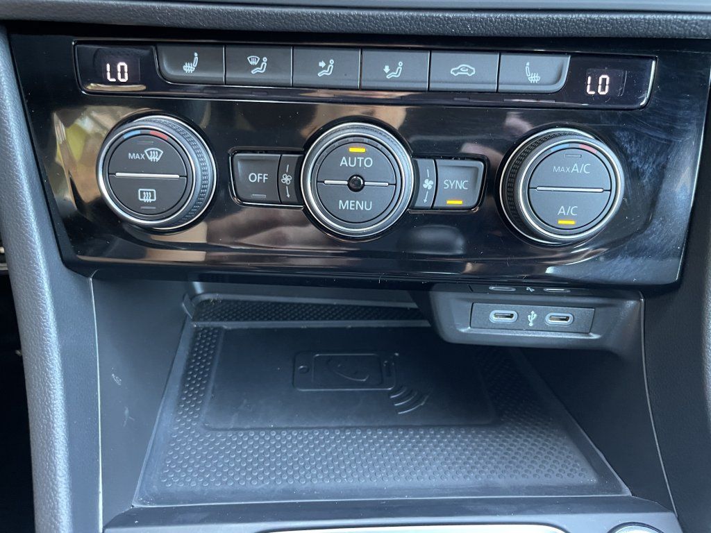 Used 2024 Volkswagen Jetta GLI 40th Anniversary Edition FWD image 52