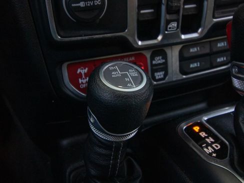 Used 2024 Jeep Wrangler Unlimited Rubicon 4xe AWD/4WD image 28
