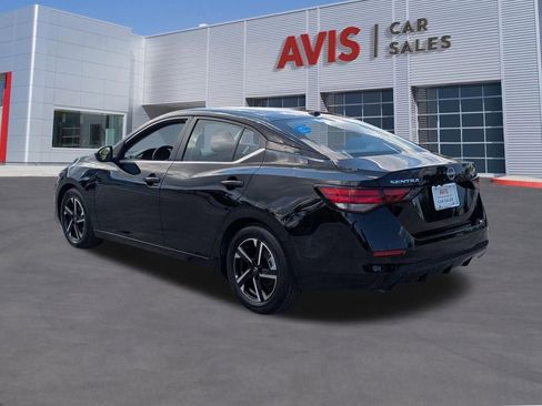 Used 2025 Nissan Sentra SV FWD image 9