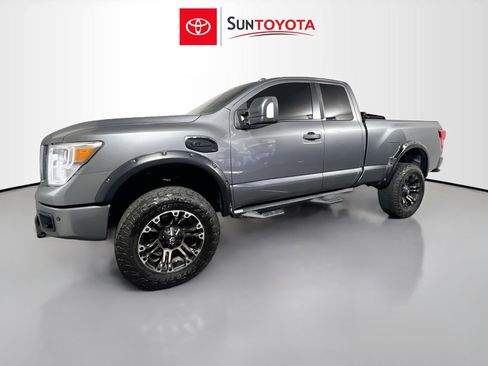 Used 2018 Nissan Titan PRO-4X w/ Pro-4x Convenience Package image 9