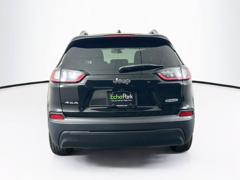 Used 2019 Jeep Cherokee Latitude Plus AWD/4WD image 7