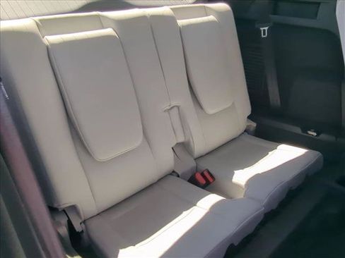 Used 2018 Land Rover Discovery Sport SE AWD/4WD image 19