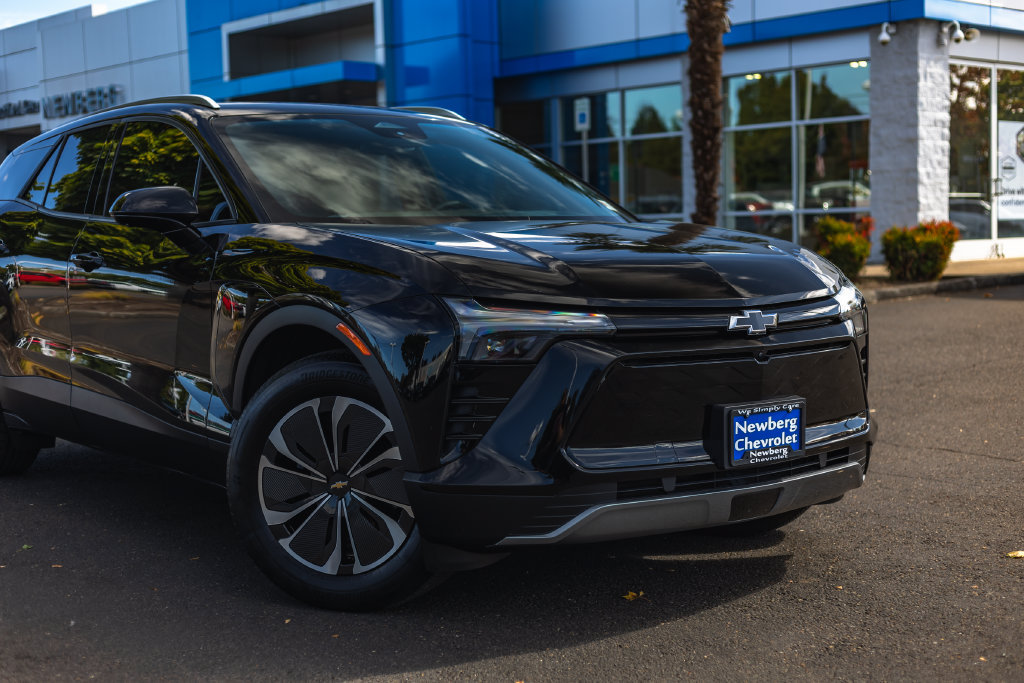 Used 2024 Chevrolet Blazer EV LT AWD/4WD image 3