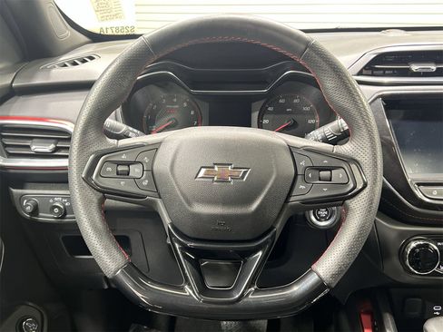 Used 2023 Chevrolet TrailBlazer RS w/ Sun and Liftgate Package image 14