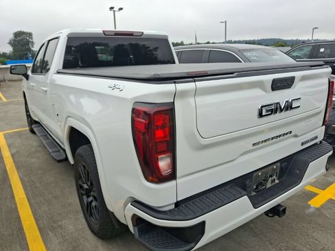 Used 2022 GMC Sierra 1500 Elevation w/ LPO, Elevation Black Package AWD/4WD image 8