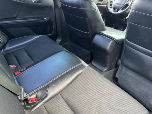 Used 2016 Honda Accord Sport image 29