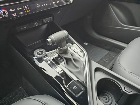 New 2026 Kia Niro EX image 17