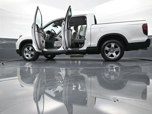 Certified 2025 Honda Ridgeline RTL image 49