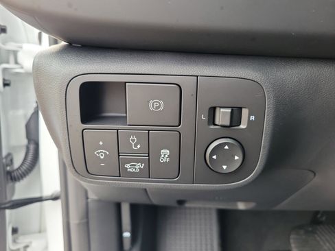 New 2025 Hyundai Ioniq 6 SE image 17