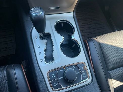 Used 2013 Jeep Grand Cherokee Overland Summit AWD/4WD image 19