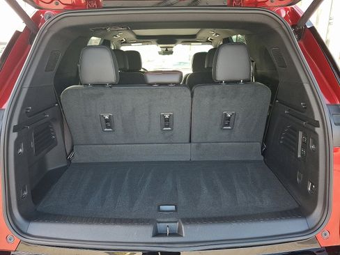 Used 2024 Chevrolet Traverse RS image 32