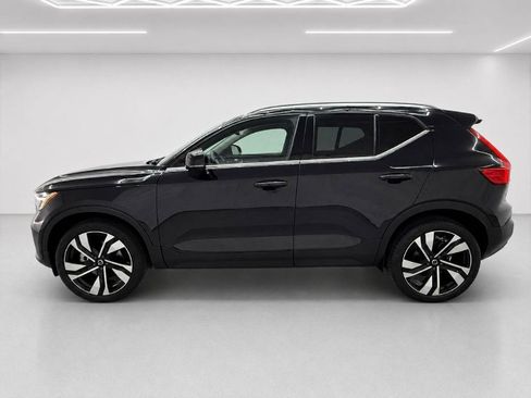 Used 2024 Volvo XC40 B5 Plus w/ Protection Package Premier AWD/4WD image 6