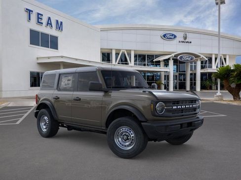 New 2025 Ford Bronco 4-Door image 7