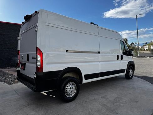 Used 2024 RAM ProMaster 2500 w/ Convenience Group FWD image 14