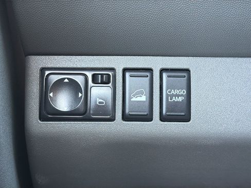 Used 2020 Nissan Frontier SV AWD/4WD image 11