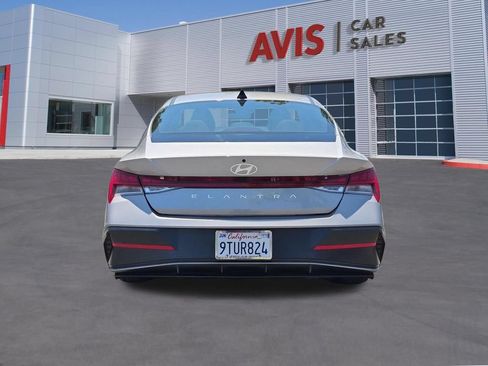 Used 2025 Hyundai Elantra SEL FWD image 7