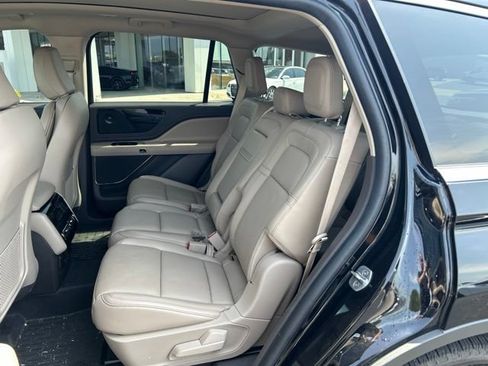 Used 2022 Lincoln Aviator Reserve w/ Elements Package Plus AWD/4WD image 25