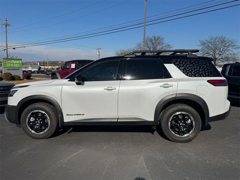 Used 2025 Nissan Pathfinder Rock Creek image 6