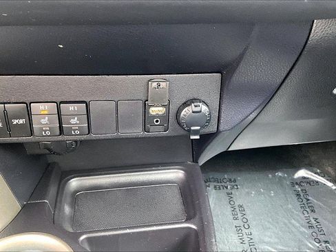 Used 2015 Toyota RAV4 Limited w/ Technology Package AWD/4WD image 16