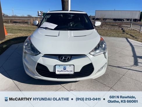 Used 2013 Hyundai Veloster Base w/ Style Pkg image 3