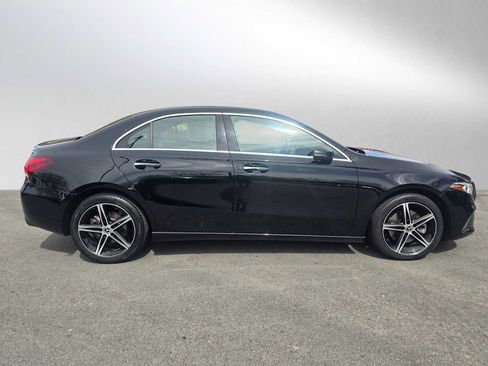 Used 2022 Mercedes-Benz A 220 4MATIC image 2