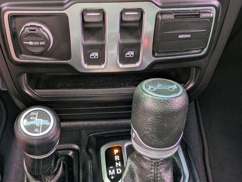 Used 2020 Jeep Wrangler Sport AWD/4WD image 23