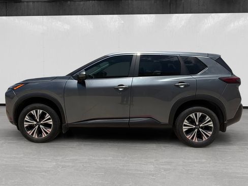Used 2023 Nissan Rogue SV FWD image 2