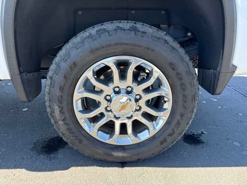 Used 2025 Chevrolet Silverado 3500 LTZ w/ LTZ Plus Package AWD/4WD image 9