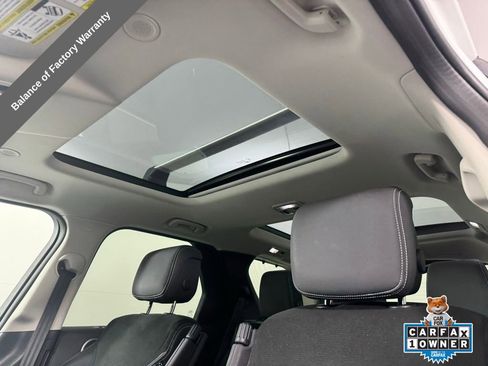 Used 2023 Land Rover Discovery S image 22