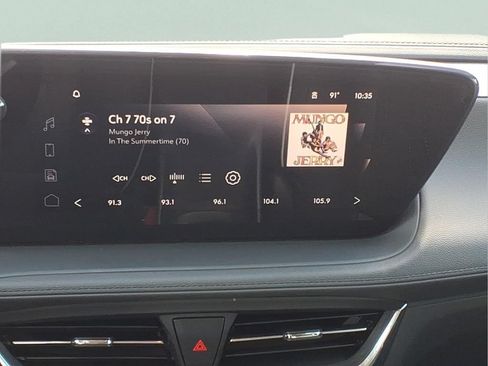 Used 2025 Buick Encore GX Avenir w/ Avenir Technology Package FWD image 19