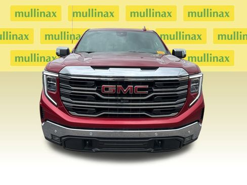 Used 2024 GMC Sierra 1500 SLT w/ SLT Convenience Package image 2